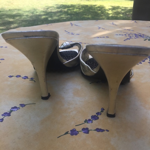 Gold Guess shoes by Marciano - Picture 4 of 5