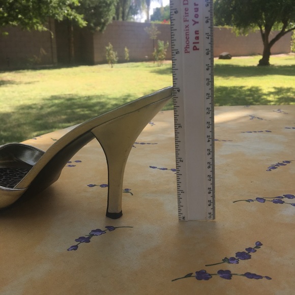 Gold Guess shoes by Marciano - Picture 5 of 5