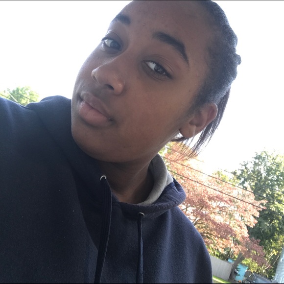 Meet your Posher, Emonie - Picture 1 of 1