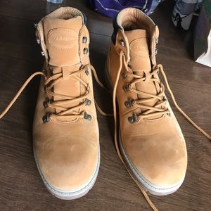 Lugz 6in suede boots