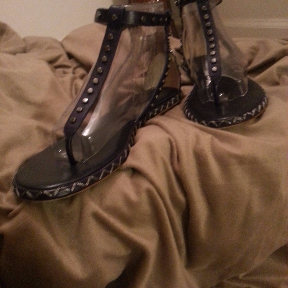 BCBG Womens Flat Sandals