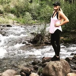 Meet your Posher, Brooke