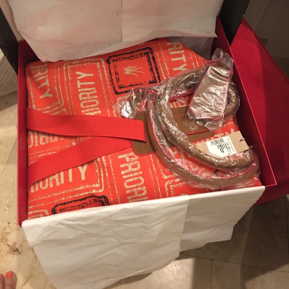 Large PRIORITY heavy canvas weekend luggage tote - Picture 3 of 3