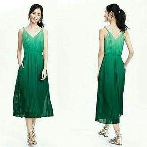 Banana Republic green ombre pleated dress