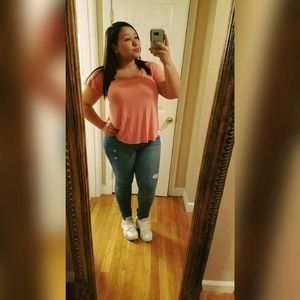 Meet your Posher, Alejandra