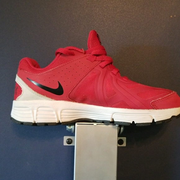 boys Nike shoes - Picture 5 of 5