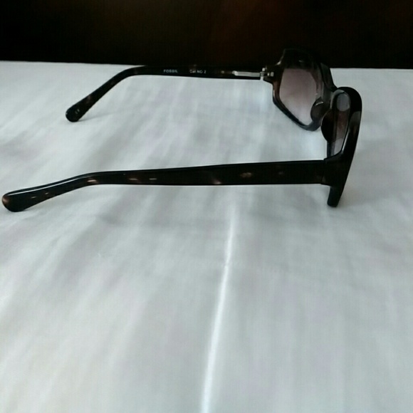 Women\'s Fossil Sunglasses - gently preloved main image 4