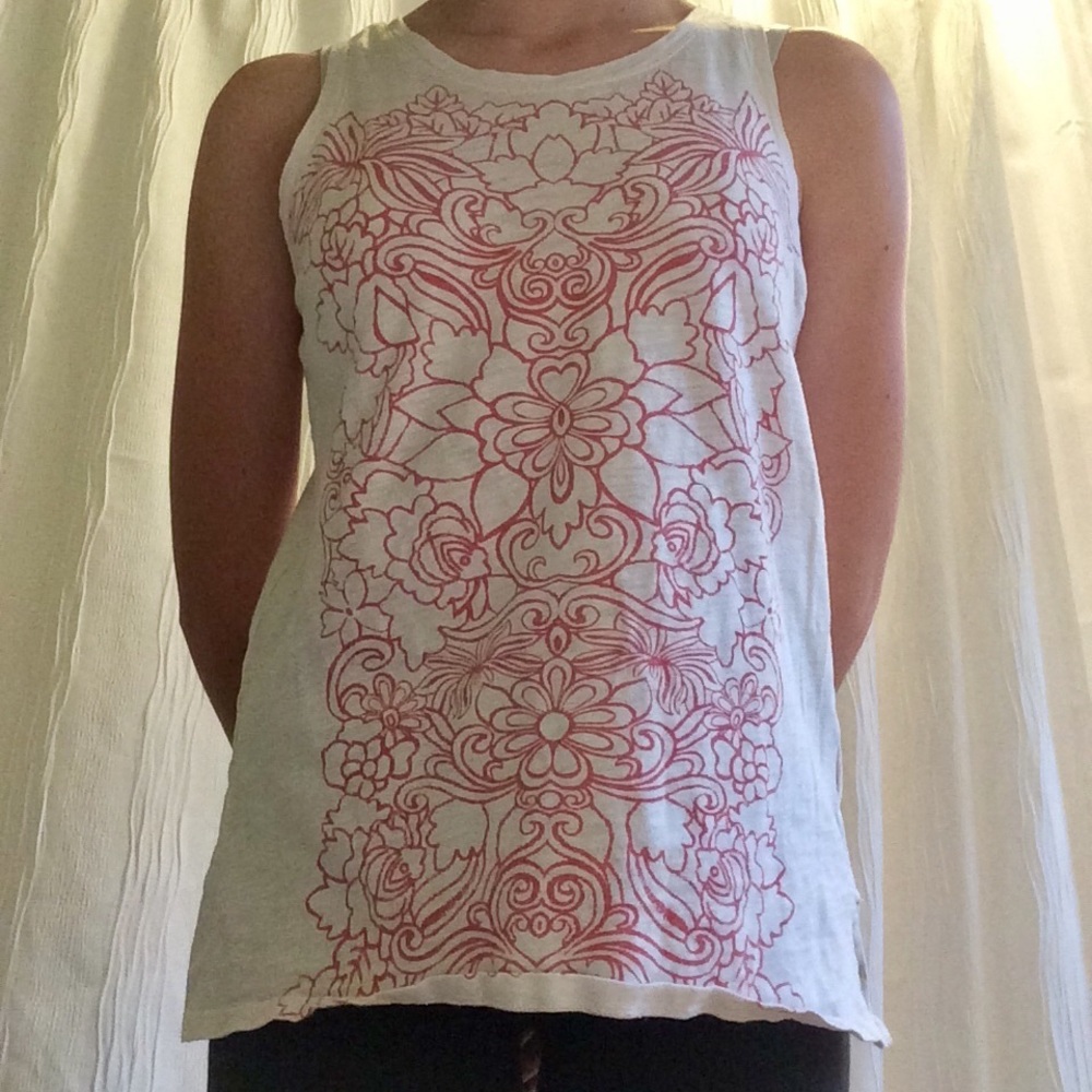 White patterned old navy tank top