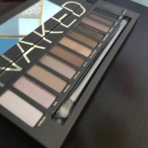 FLASH SALE ‼️ Brand New Urban Decay NAKED Pallet
