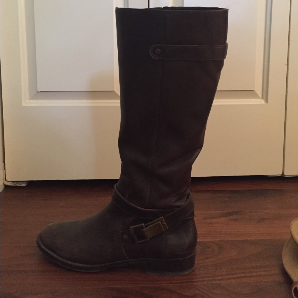 Leather boots