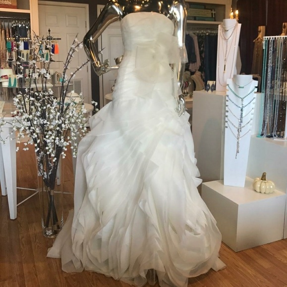 Wedding Dress - Picture 1 of 2
