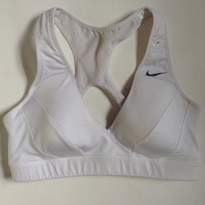 Nike sports bra women's medium