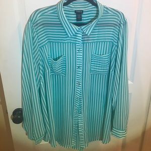 Long sleeved buttoned down shirt