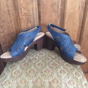 White Mountain Platform Heel Sandals