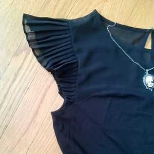 EXPRESS Black Pleated Sleeve Top