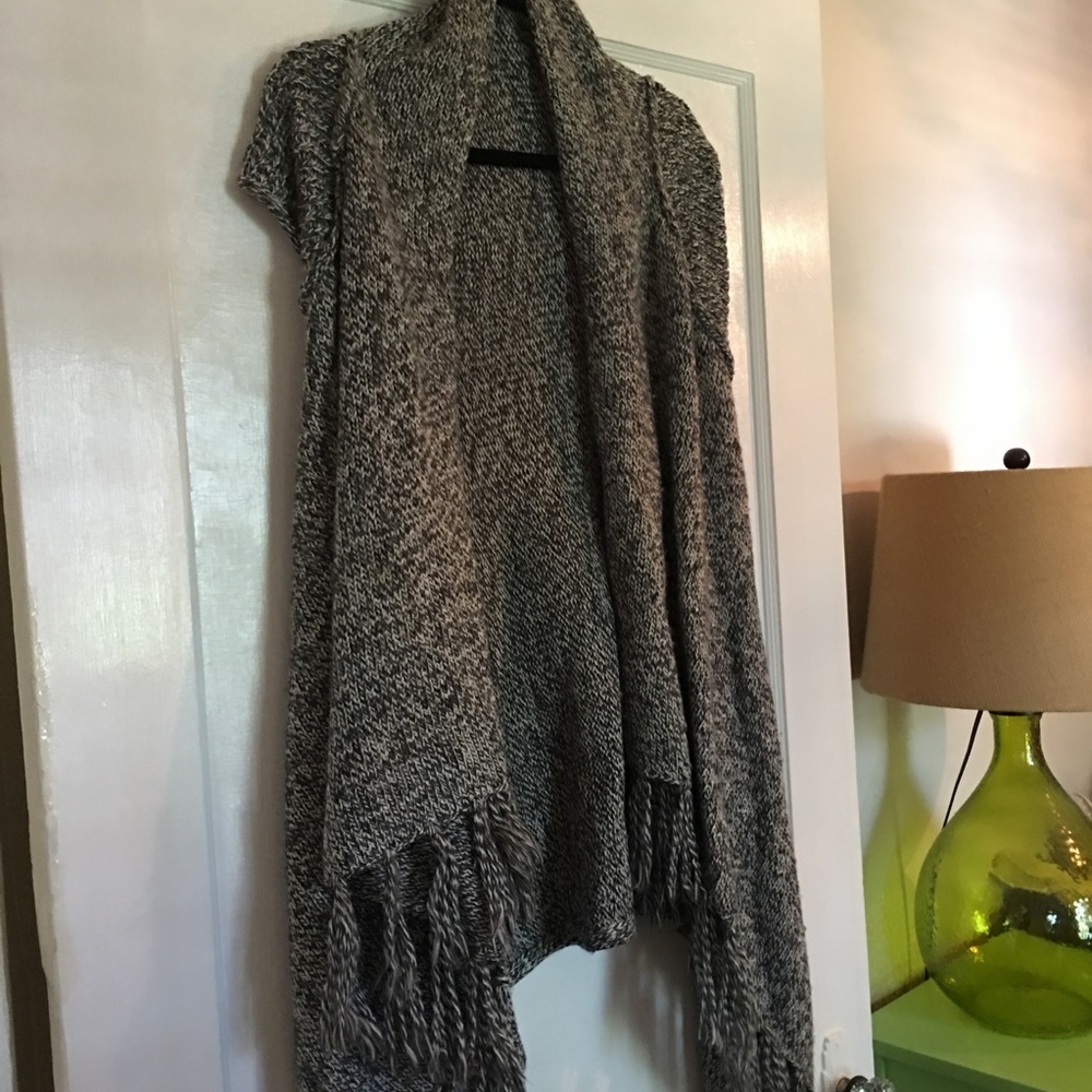 Gray short sleeve Shawl