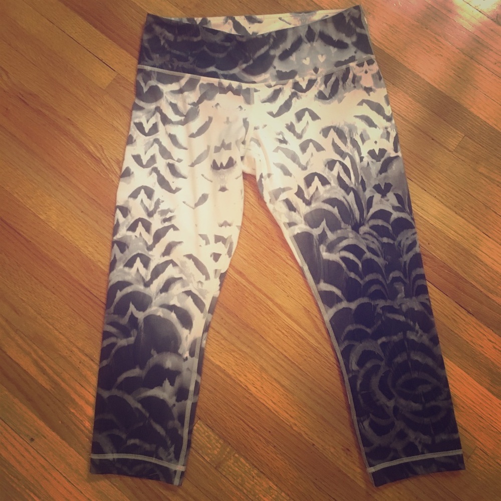 Lululemon crops