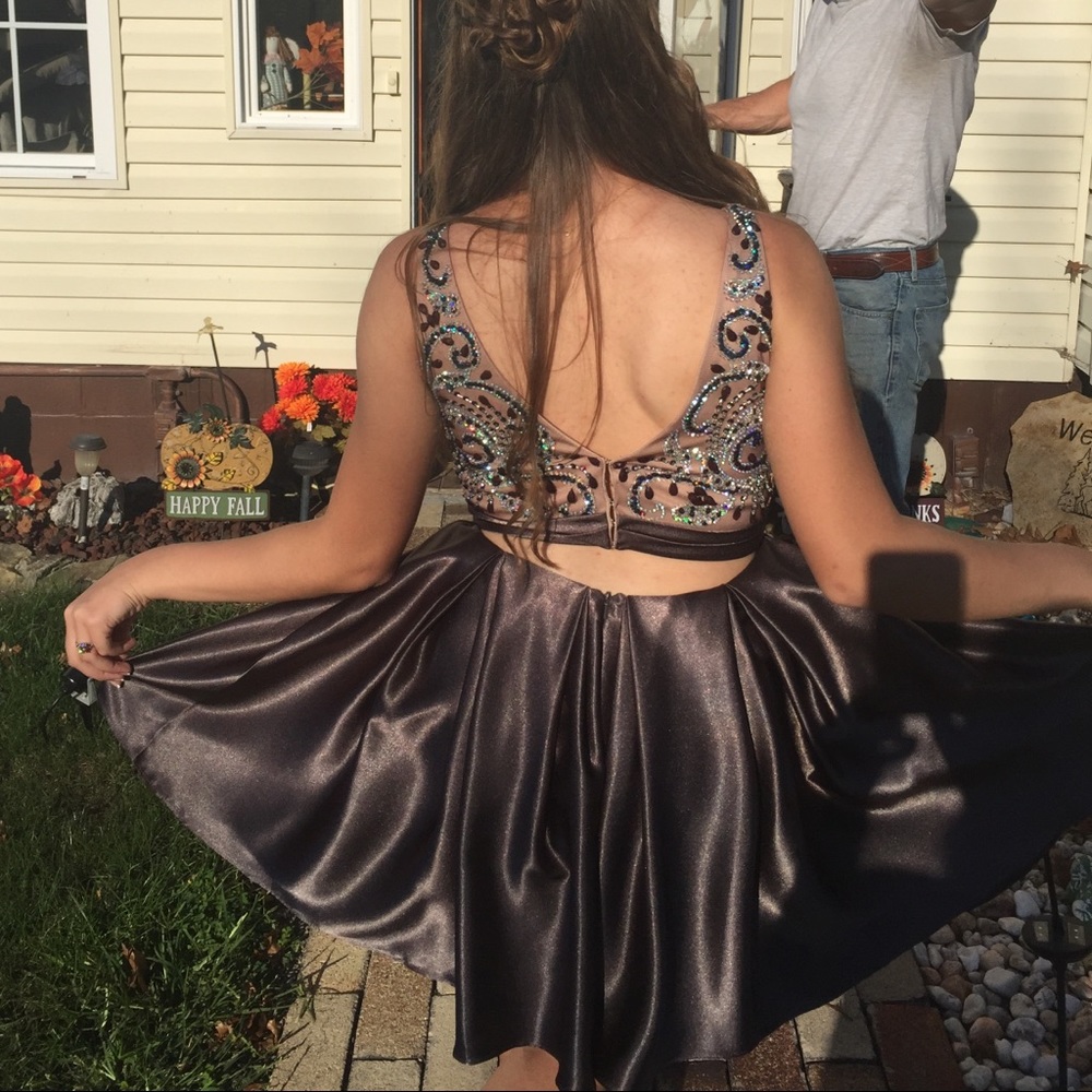 HOMECOMING DRESS - Picture 2 of 4