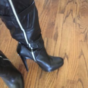 Micheal Kors Boots