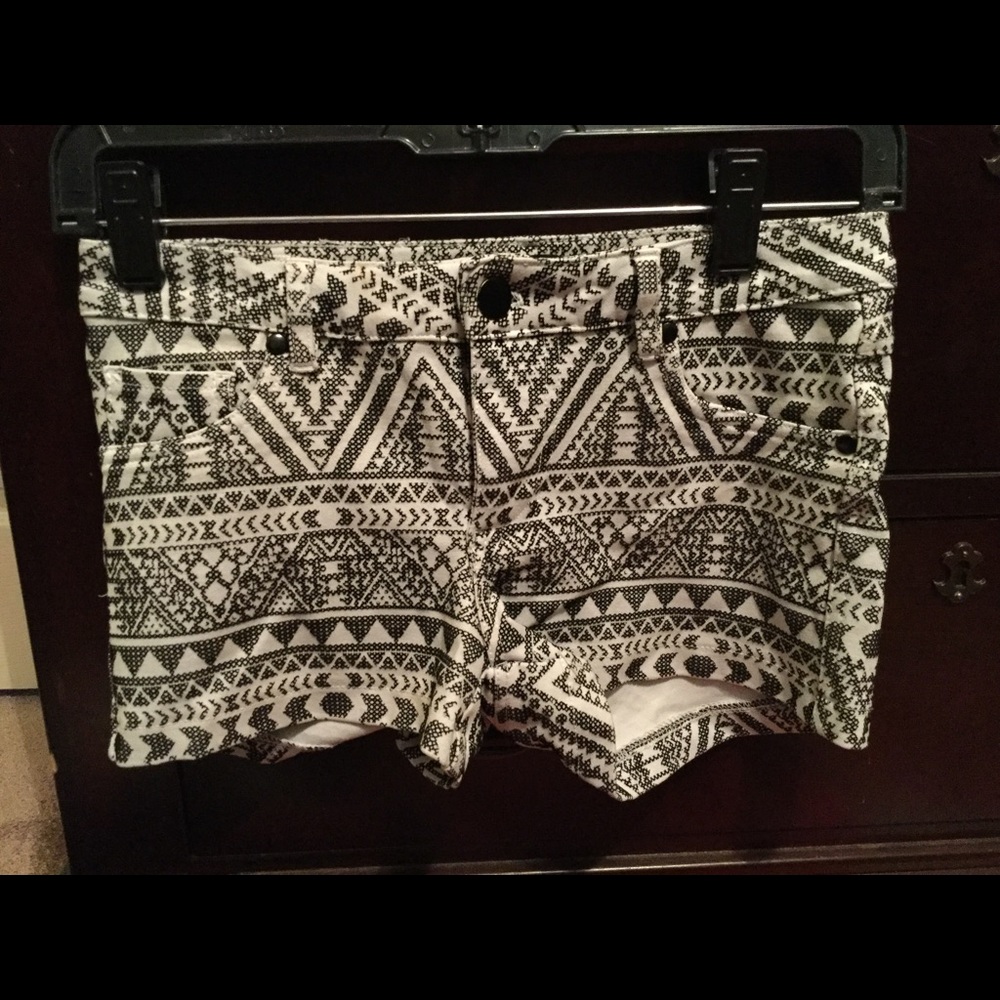 Gray and black tribal pattern short shorts