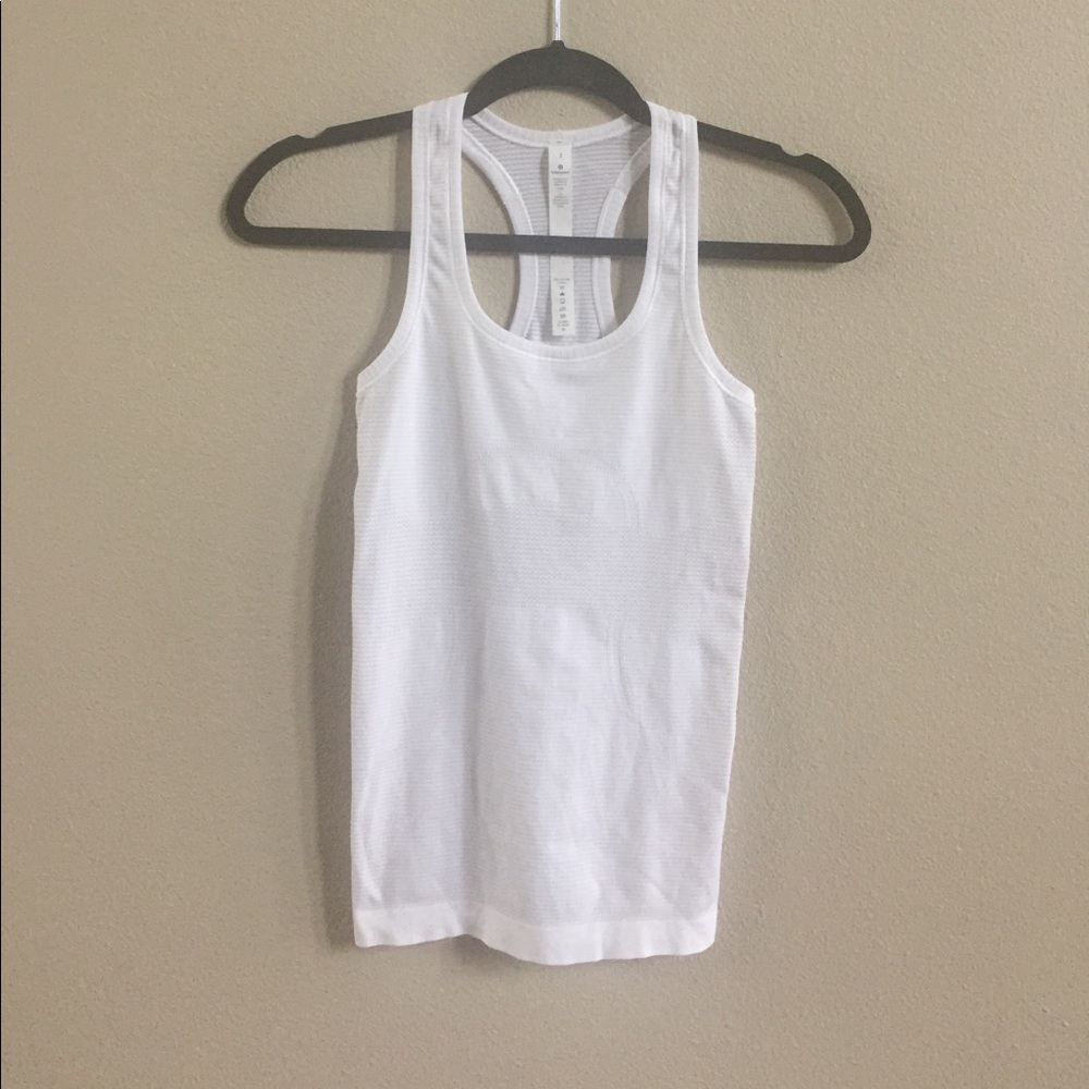 White lululemon tank top