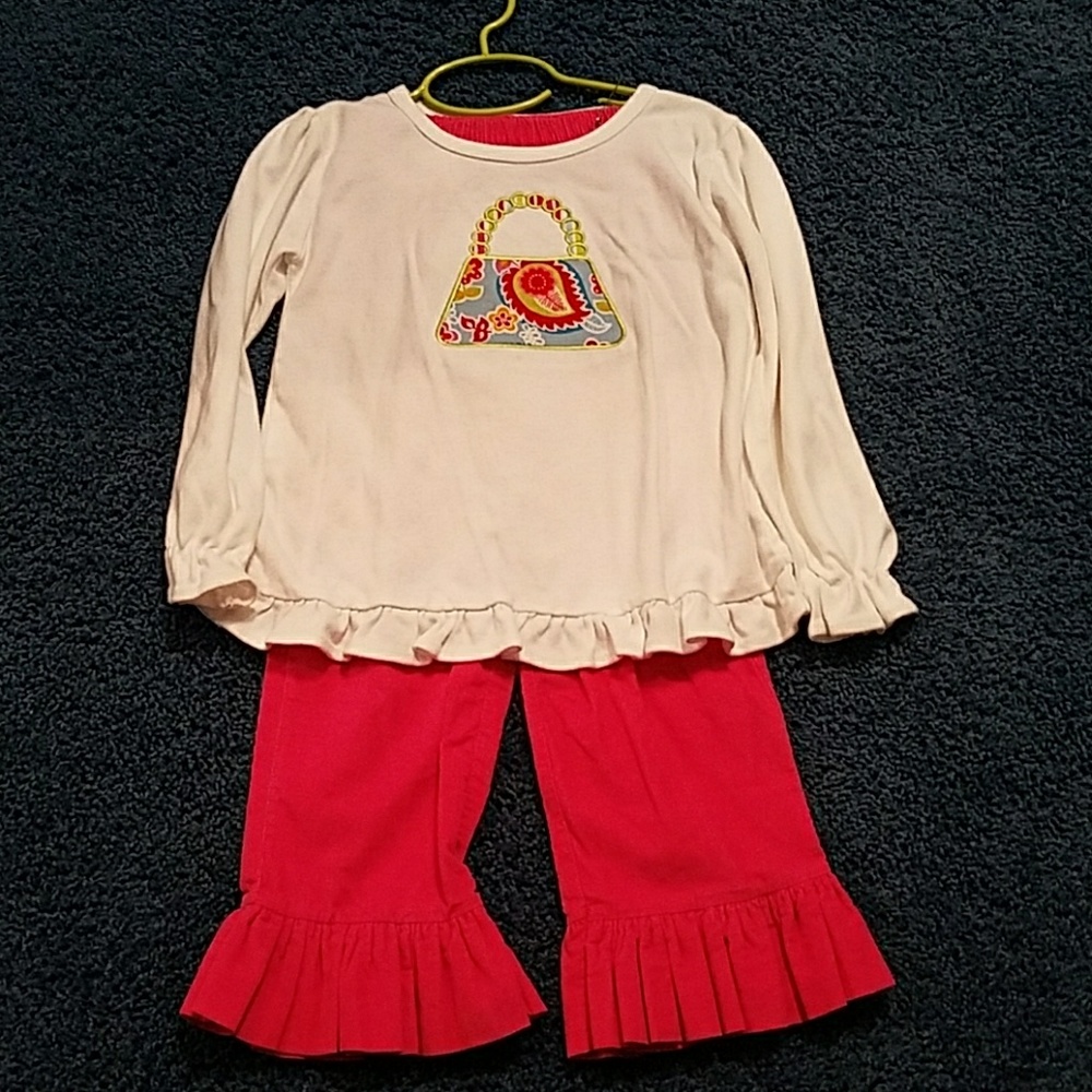 2 piece purse shirt with pink pants