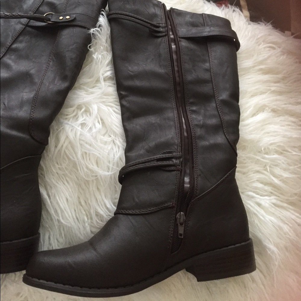 Dark chestnut Journee Collection size 8