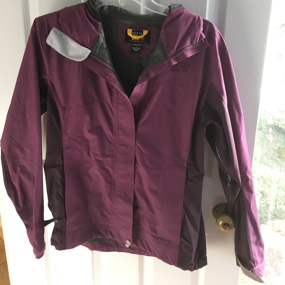 Women's Mountain Hardware rain coat