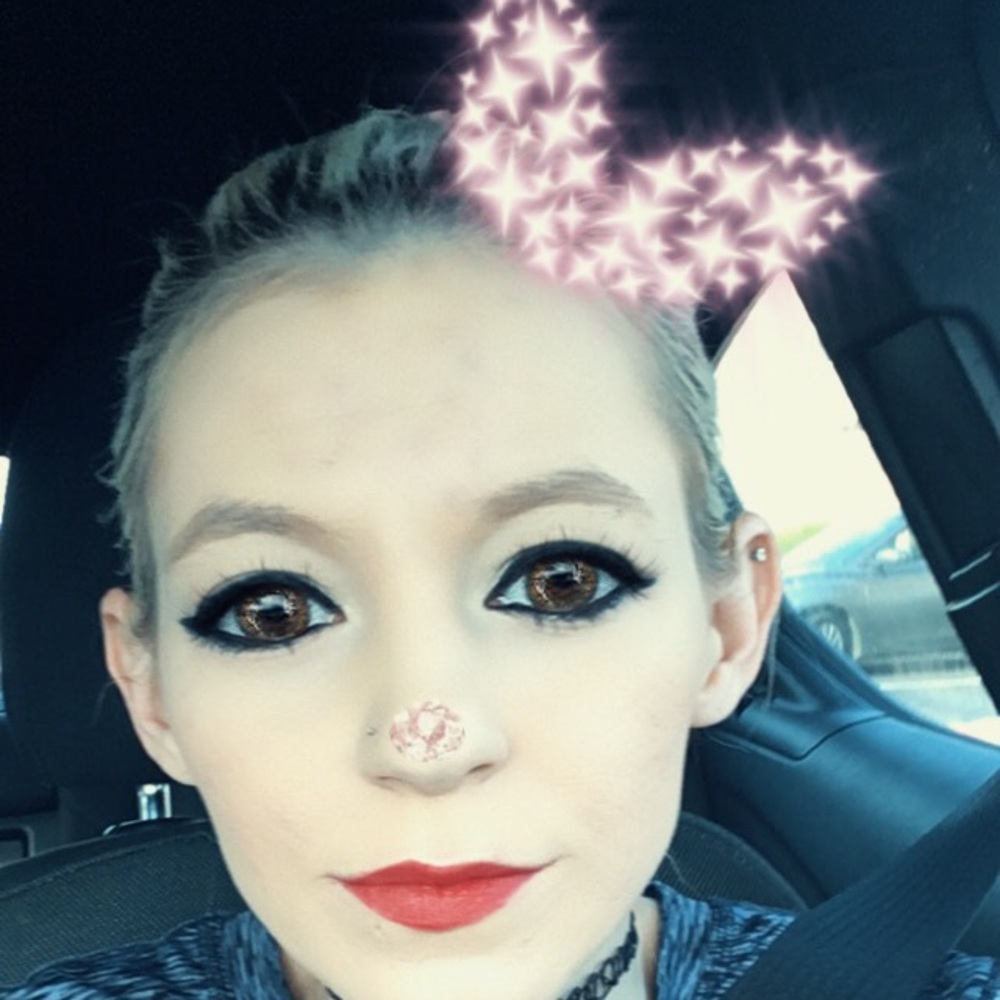 Meet your Posher, Nina