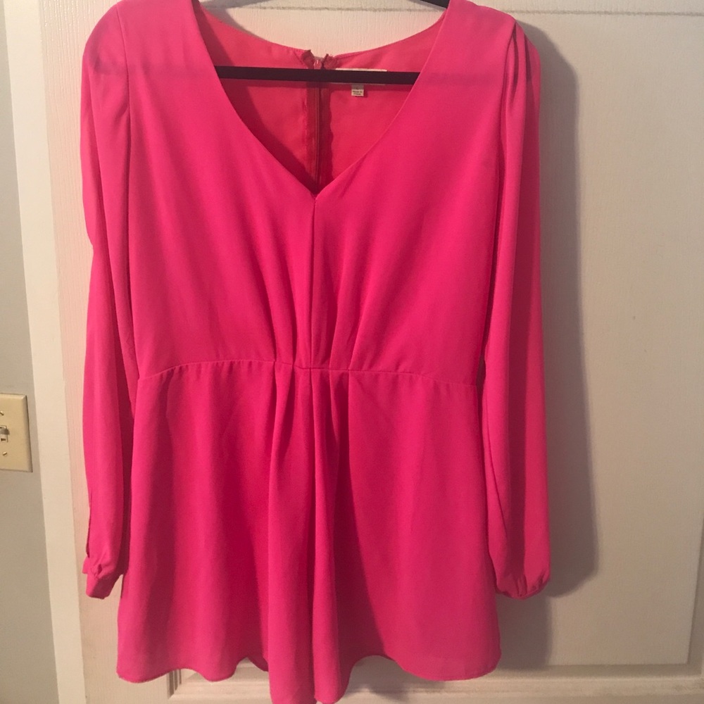 Hot Pink romper, with back zipper. Perfect outfit