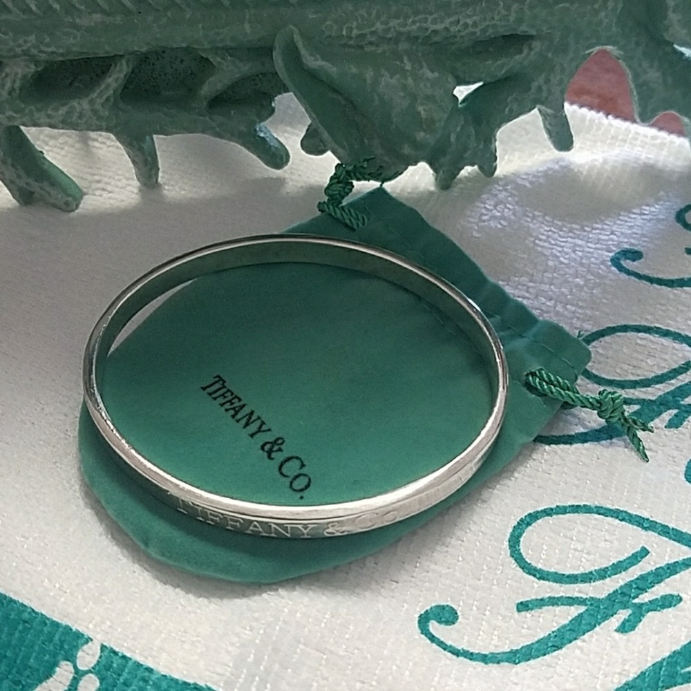 TIFFANY & CO. Bangle