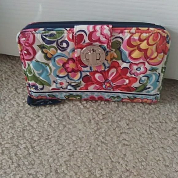 ❎Vera Bradley wallet*Sold - Picture 2 of 5