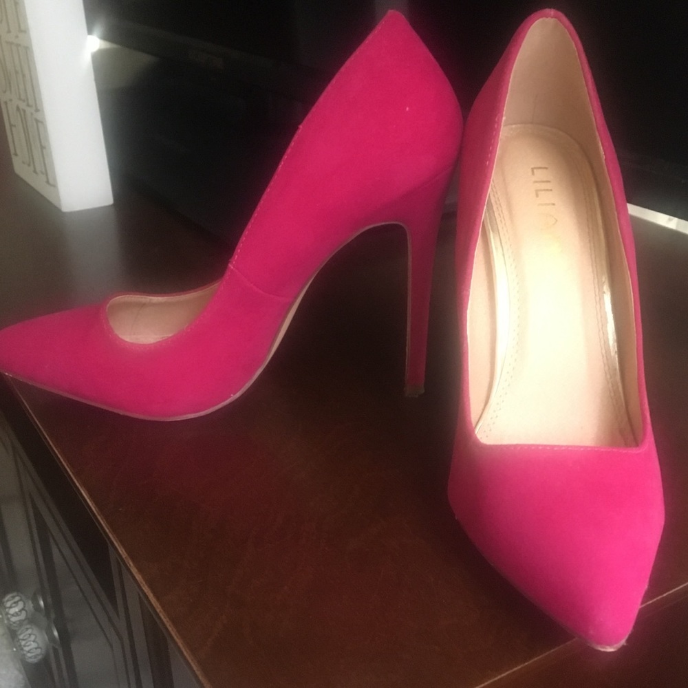 Pink Pointed-Toe Pumps