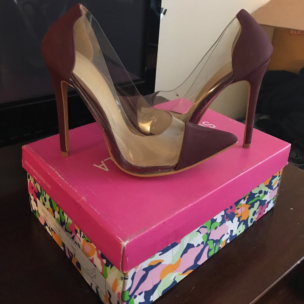 High heels pointed toe!