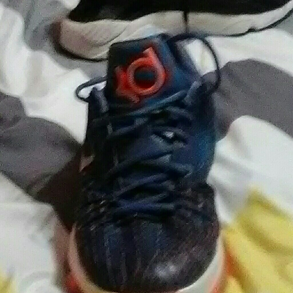 Selling kds 8 size 6