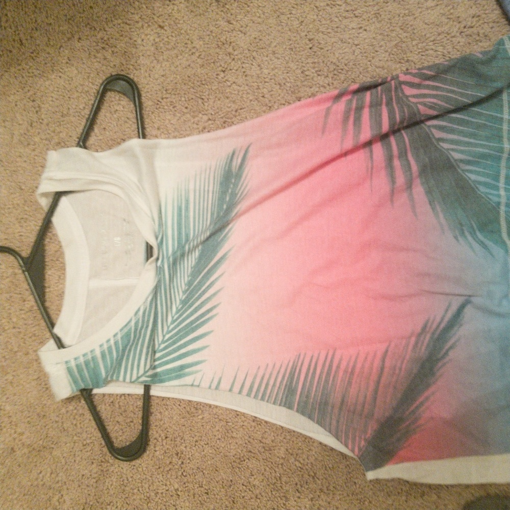 2 sleeveless cute tops size large