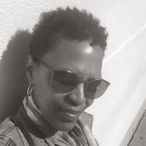 Meet your Posher, Dina