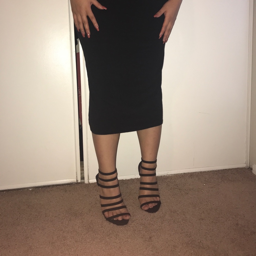 Dress - Picture 3 of 3