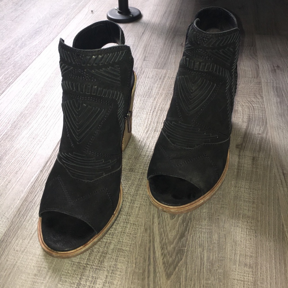 Vince Camuto Karinta Block Heel Bootie