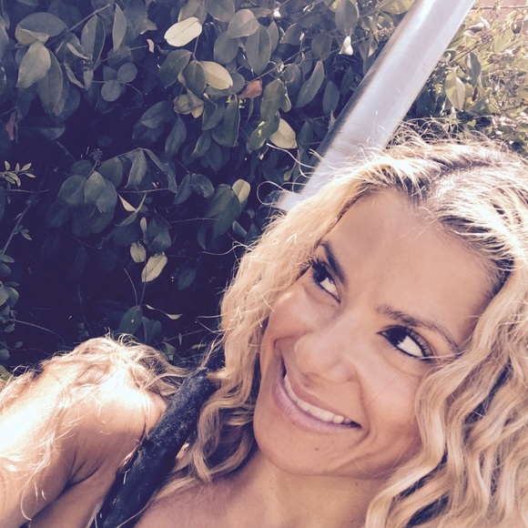 Meet your Posher, Alma - Picture 3 of 7