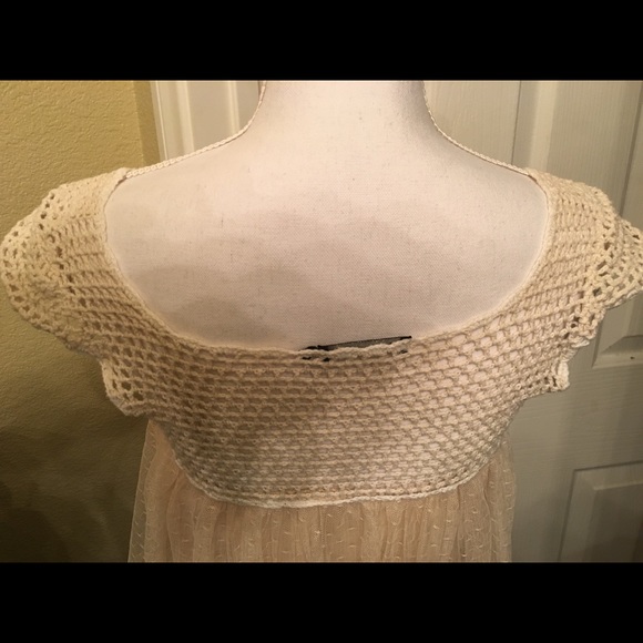 Creme Crochet Top with Sheer Sz M - Picture 3 of 8