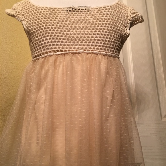 Creme Crochet Top with Sheer Sz M - Picture 7 of 8