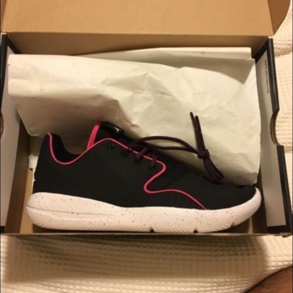 Brand new. Got them as gift. Never worn