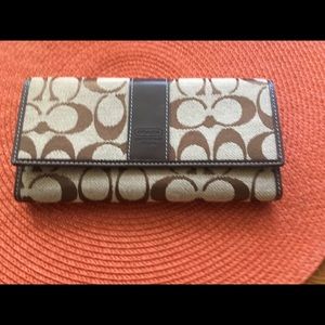 Coach Checkbook Wallet EUC