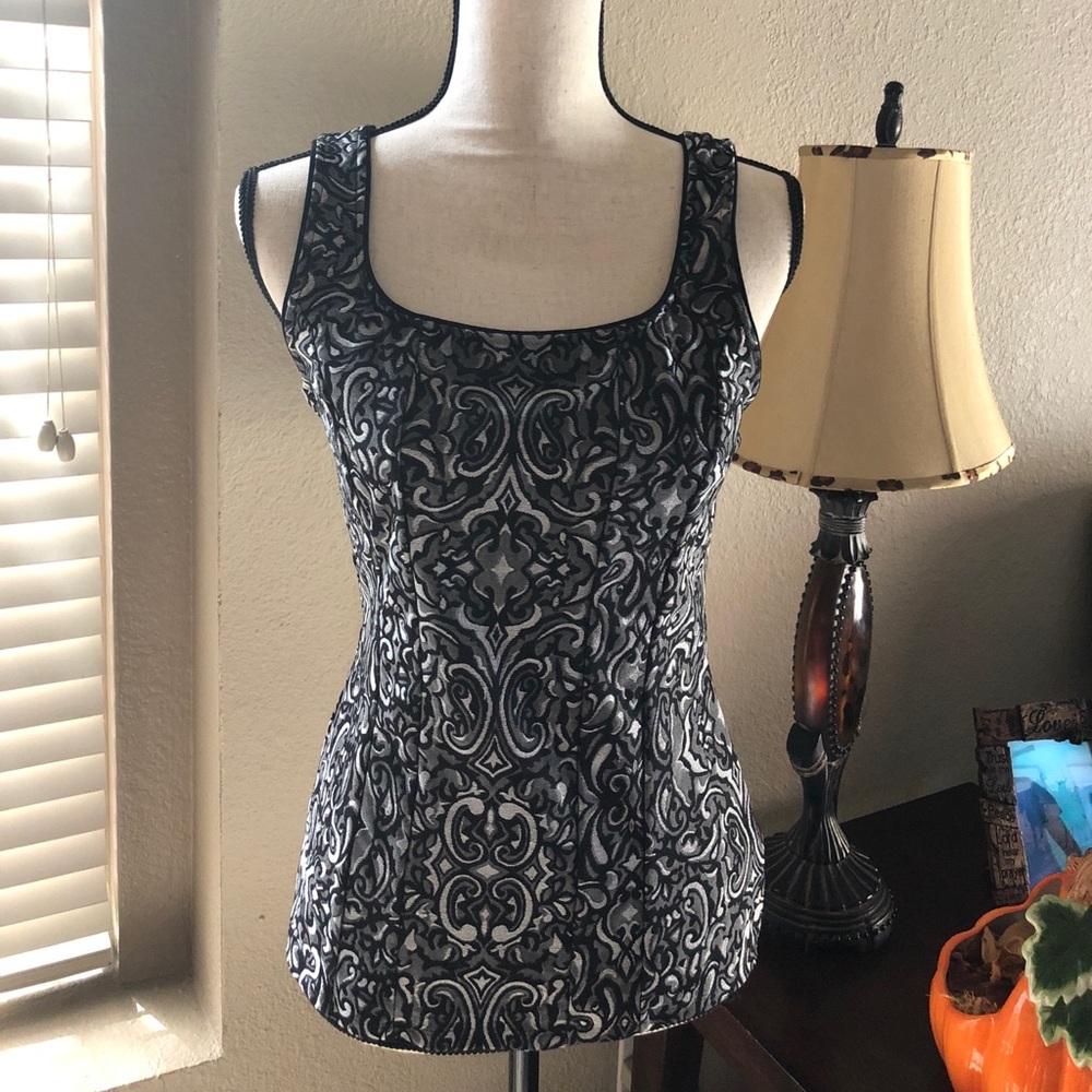 WHBM top