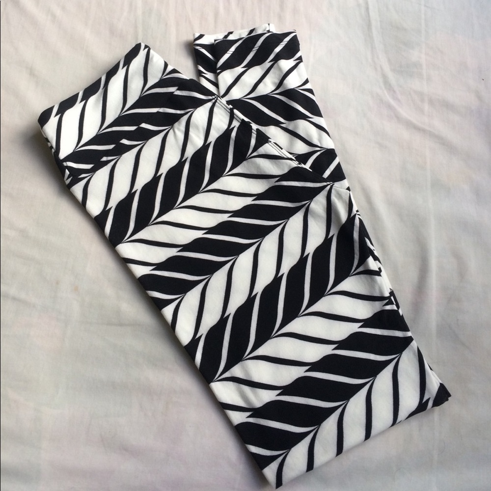 Black and white OS LulaRoe