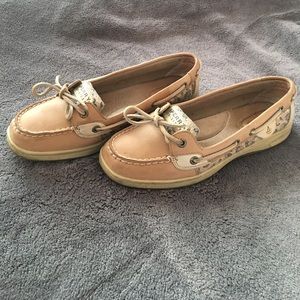 Sequined leopard print