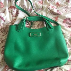 DKNY stunning green coloured bag !