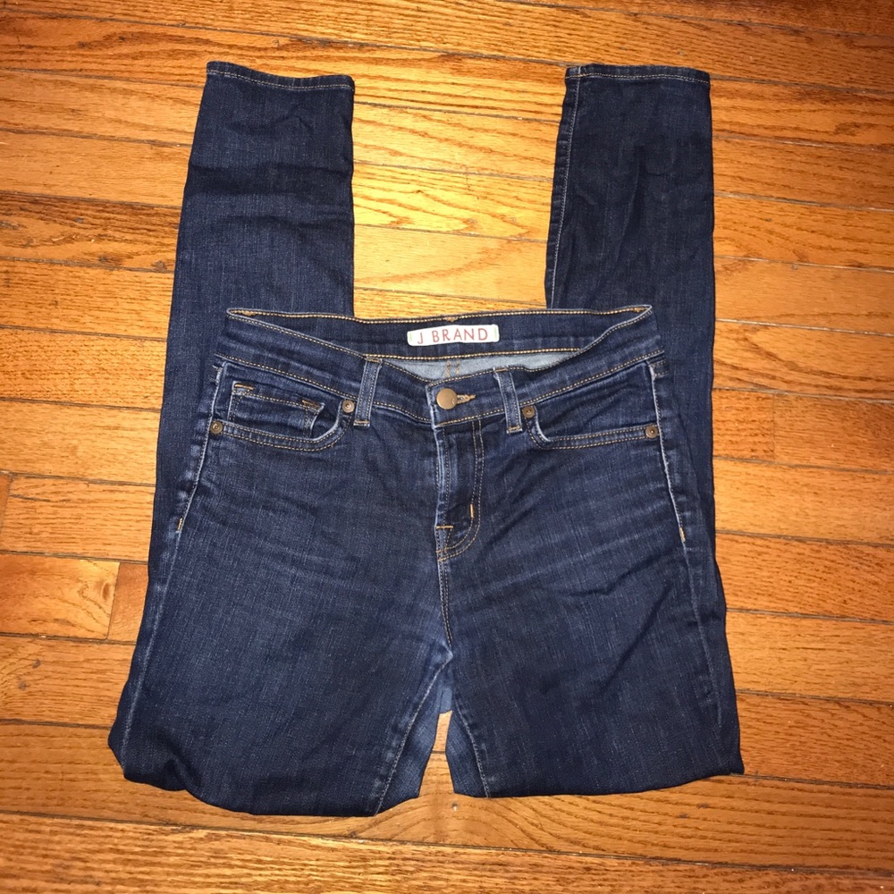 J BRAND size 26 skinny leg jeans.