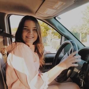 Meet your Posher, Paiton